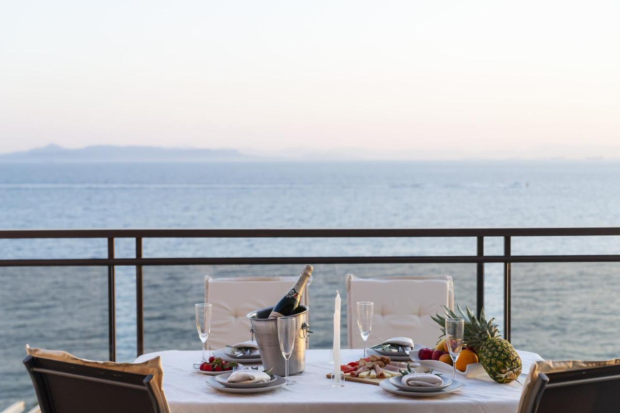 Blue Dreams - Spectacular Sea View Apartment In Athén Kültér fotó